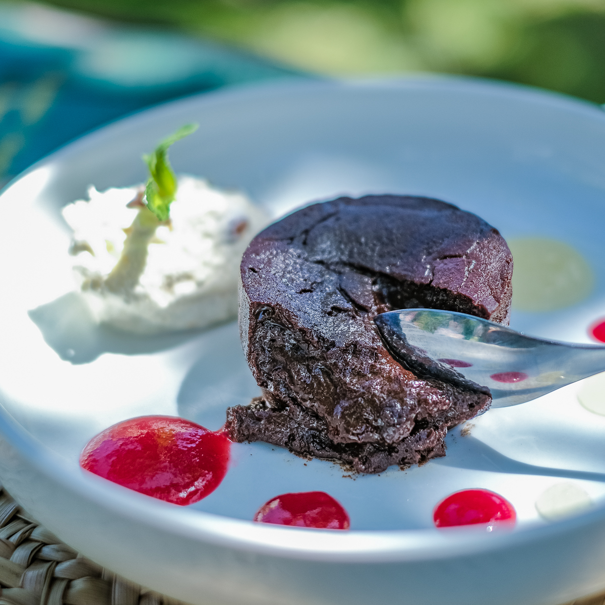 Description in english. Paris, France, 2014-15. Photography by stephane louesdon / hans lucas.
Description en francais. Paris, France, 2014-15. Photographie de Stephane Louesdon / Hans Lucas.